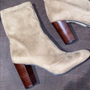 Vince Camuto beige tan boots size 6 wore once